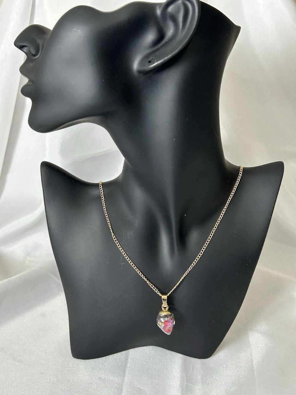 Lovely Gold Tone Teardrop Crystal Necklace. Measures 25”